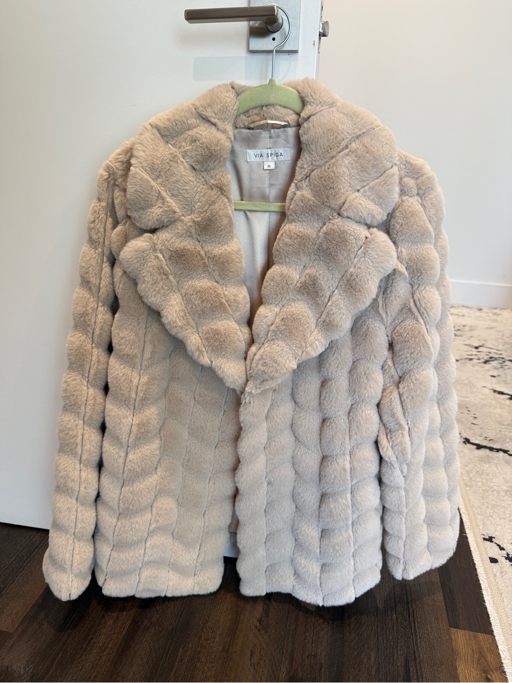 NWOT Via Spiga Light Cream Faux Fur Teddy Jacket